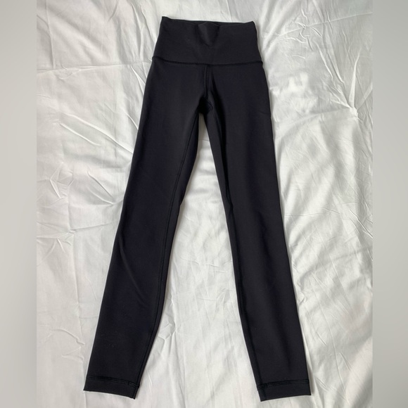 Lululemon Black Wunder Under leggings in a size 0. - Picture 3 of 6